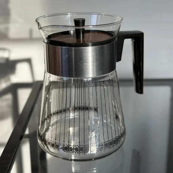 Pyrex 6 cup vintage coffee carafe | made in Canada - Picture 1 of 4
